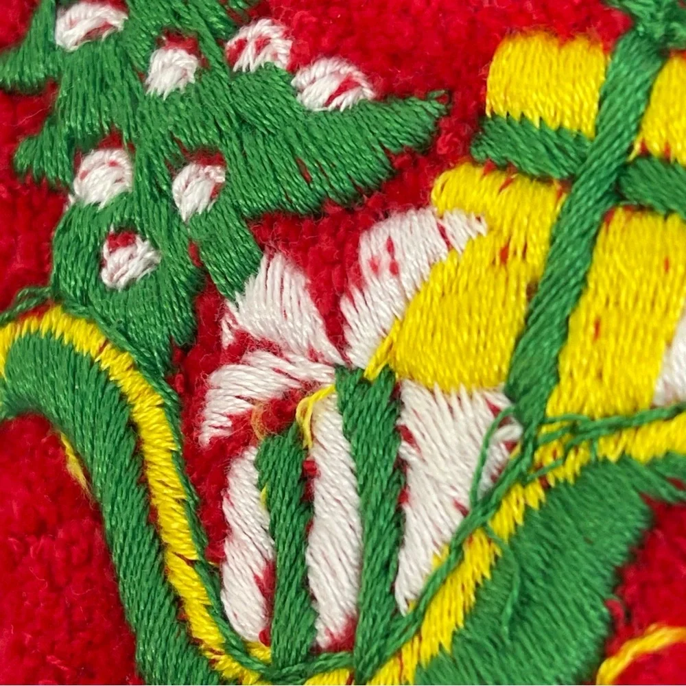 Vintage Bucilla Christmas fingertip towels bathroom hand towels red bells sleigh